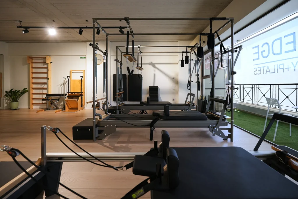 Ο εξειδικευμένος εξοπλισμός Clinical Pilates (Reformer & Cadillac) στο Physio Edge